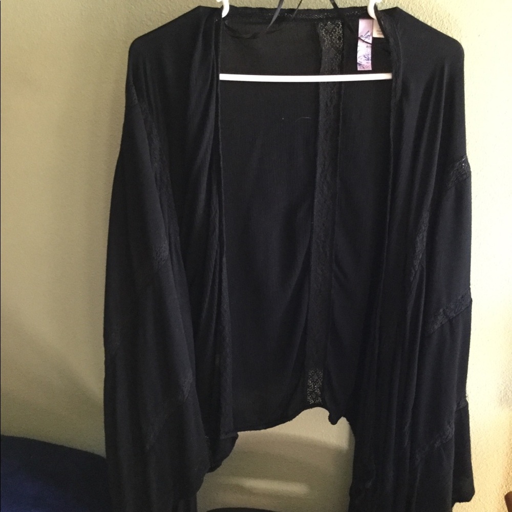 Alya kimono w/knit detail